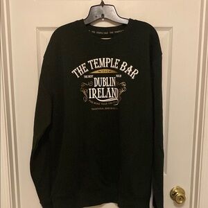 Dark Green Temple Bar Dublin Ireland Crew Neck Sweatshirt with Graphic Design